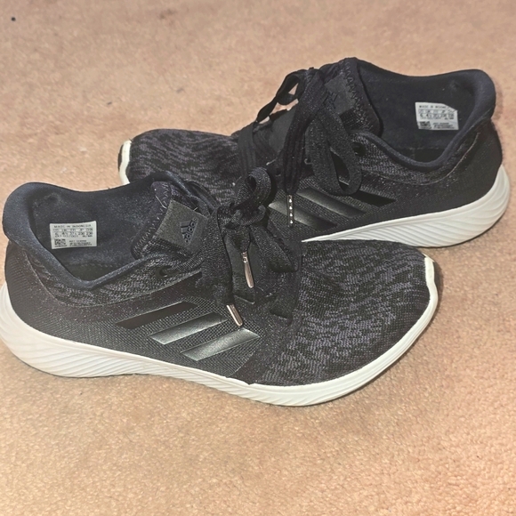 Adidas Bounce sneakers. Womes size 6. - Picture 2 of 7